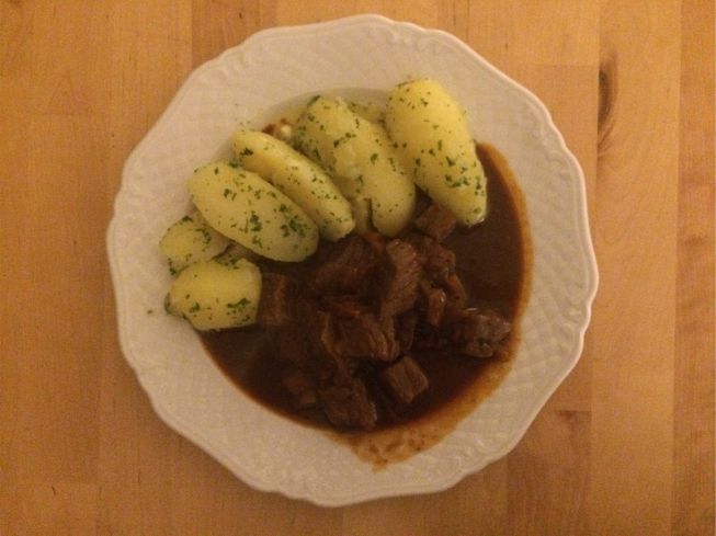 Gulasch mit Kartoffeln