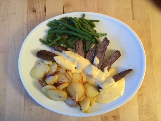 Hüftsteak mit Sauce Bernaisse und Bratkartoffeln