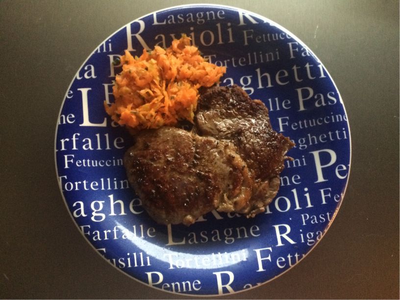 Steak mit Karottensalat