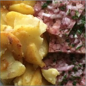 Sülze mit Bratkartoffeln klein