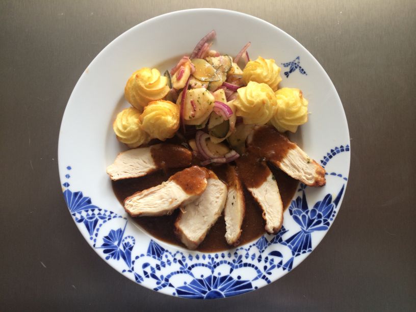 eller Huhn mit Zwiebelmarktsalat