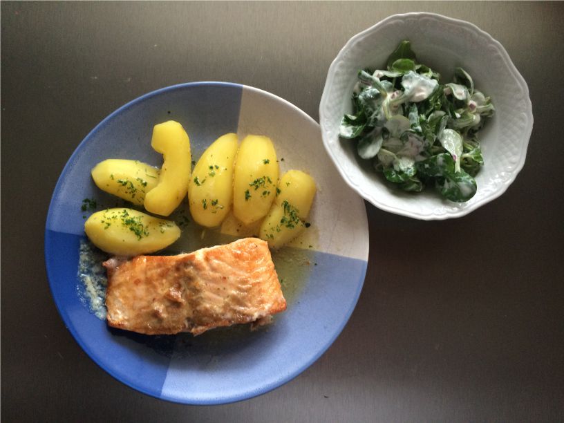 Teller Lachsfilet Feldsalat